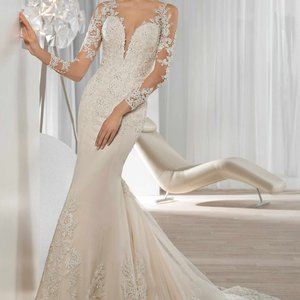 Demetrios #639 Unworn wedding dress